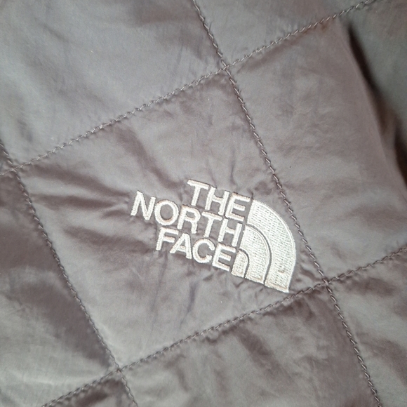 North Face Gray/Purple Lightweight Quilt Puffer Jacket Size Small - Picture 10 of 13